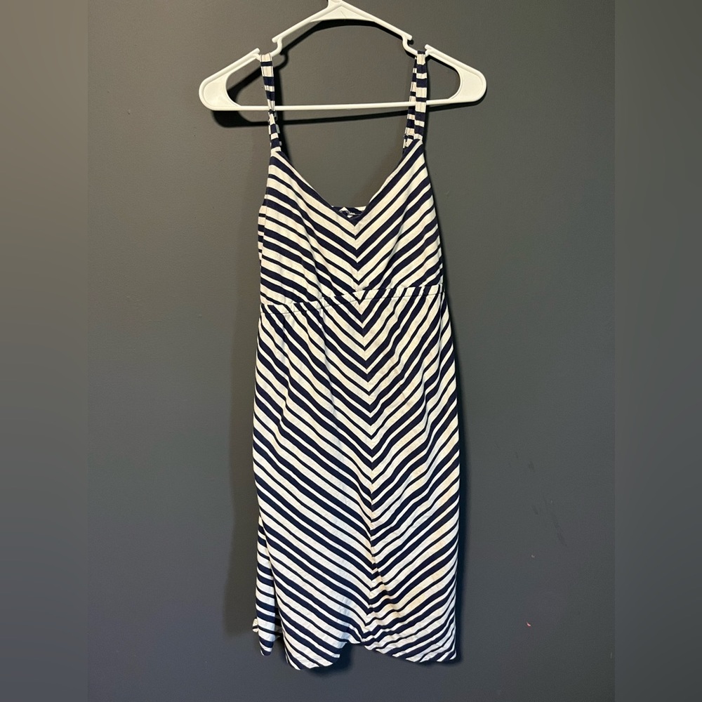Old Navy Maternity Dress, size large.